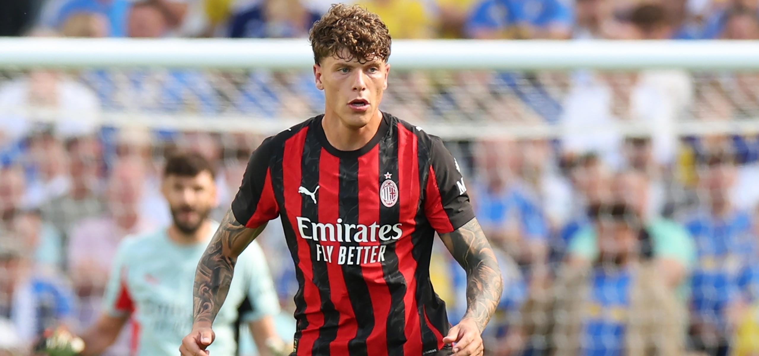 9393体育平台-官方：米兰后卫库比斯转会桑普多利亚，并被租借至克卢日大学