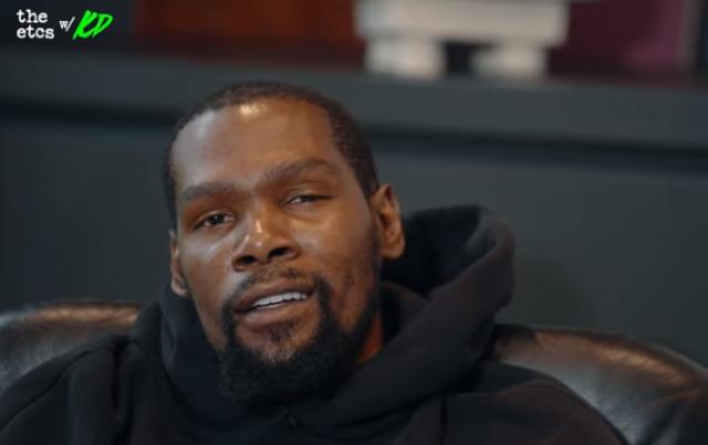 KD：库里G4表现是最伟大之一 完全不干涉欧文谈判