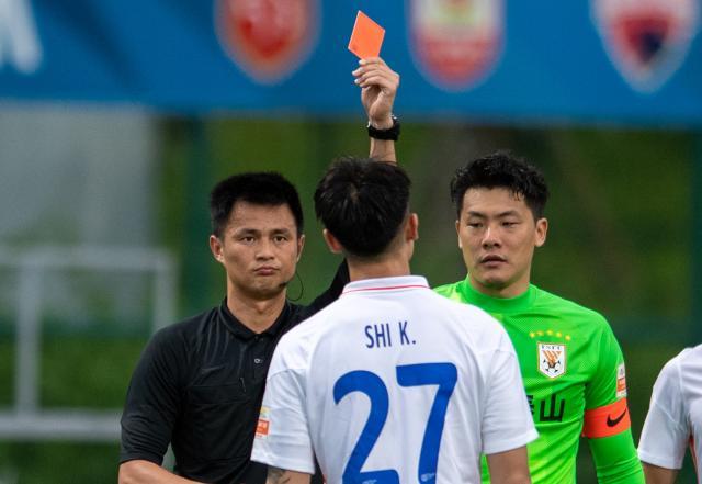 9393体育注册登录-泰山后卫连续染红 遭近4年最大比分惨败卫冕难了?